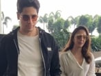 Sidharth Malhotra and Kiara Advani leave for Delhi. Sidharth Malhotra and Kiara Advani leave for Delhi.