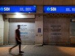Under the February 15 judgment of the top court, SBI was supposed to submit details of EBs to ECI by March 6 (Satish Bate/HT Photo)