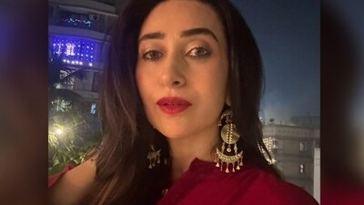 Steal Karisma Kapoor's soft glam look for your Diwali party. Steal Karisma Kapoor's soft glam look for your Diwali party.