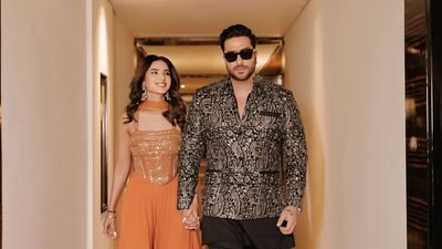 Jasmin Bhasin and Aly Goni all decked up to party. Jasmin Bhasin and Aly Goni all decked up to party.