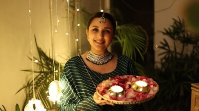 Parineeti Chopra wore a green leheriya outfit for Diwali. Parineeti Chopra wore a green leheriya outfit for Diwali.