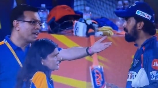 Sanjiv Goenka and KL Rahul in an animated chat. ((X Images))