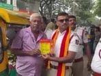 The card has Kannada lines like ‘Ille idini eradu nimisha bande (I am right here, will be there in two minutes), Nane tumba urgent ide dayavittu bega banni (I am in some urgency please come fast) which will make the lives of non-Kannadigas easy and inclusive in Bengaluru.