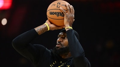 Los Angeles Lakers forward LeBron James (23) warms up before the game between the Cleveland Cavaliers and the Lakers at Rocket Mortgage FieldHouse. (USA TODAY Sports via Reuters Con)