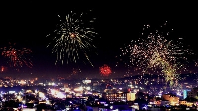 Bursting firecrackers has always been an integral part of Deepavali, but over the years, some are opting for eco-friendly options. (PTI) Bursting firecrackers has always been an integral part of Deepavali, but over the years, some are opting for eco-friendly options. (PTI)