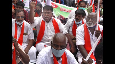 The greying population structure of the southern states is not merely owing to declining fertility levels but also rising longevity (Arvind Yadav/HT PHOTO) The greying population structure of the southern states is not merely owing to declining fertility levels but also rising longevity (Arvind Yadav/HT PHOTO)