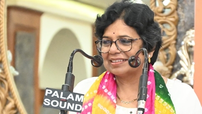 NCW chairperson Vijaya Rahatkar requested the ECI to take "immediate action" against Shiv Sena (UBT) MP Arvind Sawant (X/VijayaRahatkar)