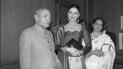 Aishwarya Rai and her mother with former PM PV Narsimha Rao in 1994, shortly after she won the Miss World crown. Aishwarya Rai and her mother with former PM PV Narsimha Rao in 1994, shortly after she won the Miss World crown.