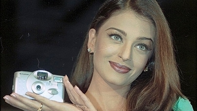 She is married to actor Abhishek Bachchan and is the mother of Aaradhya Bachchan. She is married to actor Abhishek Bachchan and is the mother of Aaradhya Bachchan. 