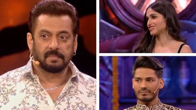 Salman Khan was left shocked as wild card entrants - Kanika Kapoor and Digvijay Singh clashed on-stage. Salman Khan was left shocked as wild card entrants - Kanika Kapoor and Digvijay Singh clashed on-stage.