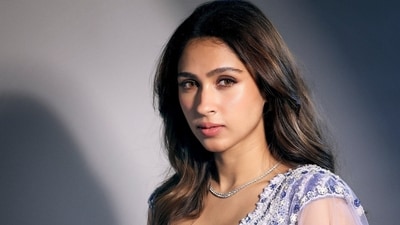 Actor Pashmina Roshan