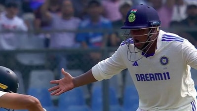 Sarfaraz Khan with a send-off to Rachin Ravindra. (Screengrab) Sarfaraz Khan with a send-off to Rachin Ravindra. (Screengrab)