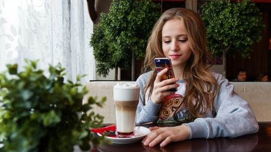 The instant gratification of the short-duration content makes it an easy distraction. (Pexels)