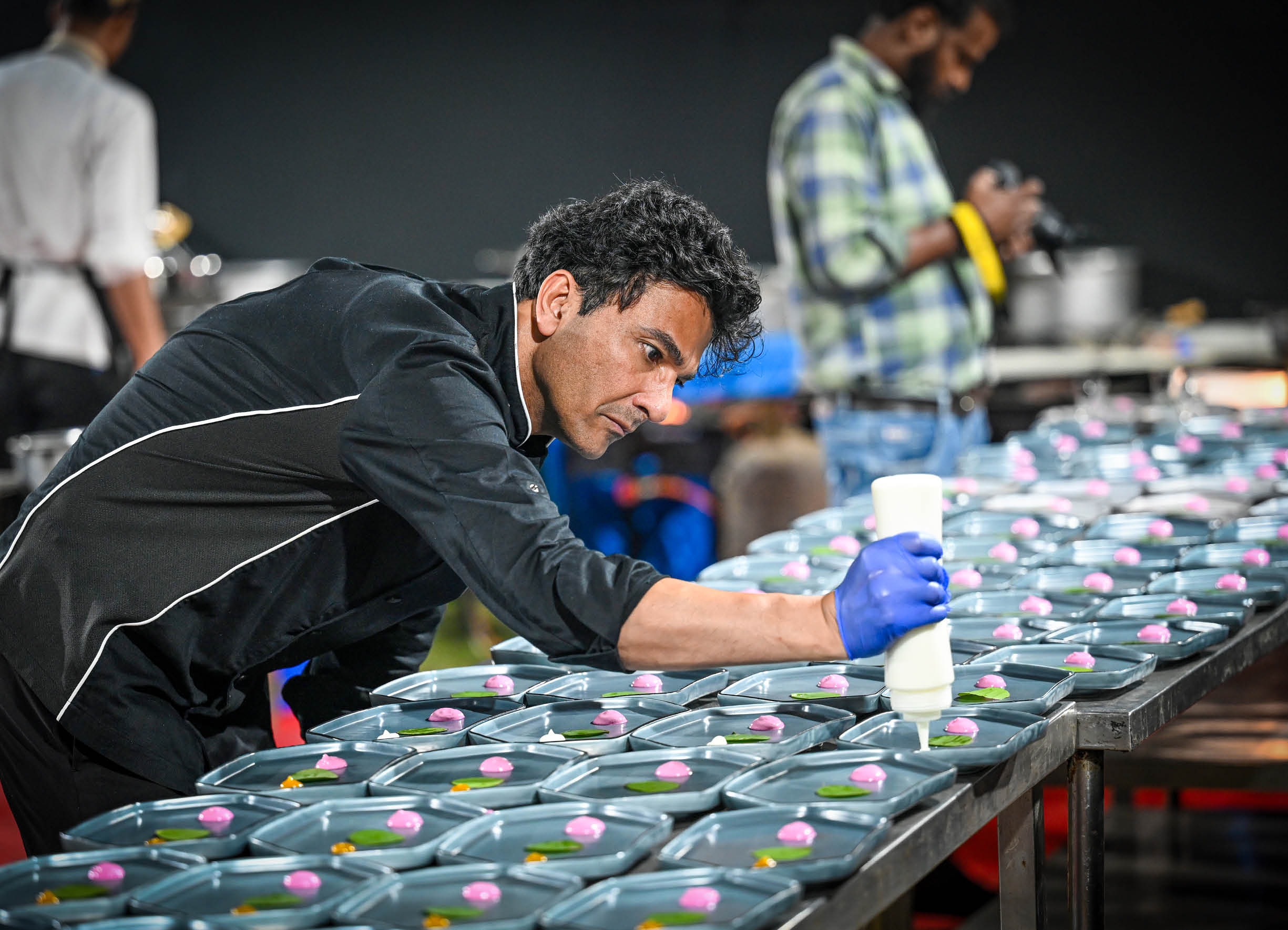 Chef Vikas Khanna flew down for two days from New York to cook for the HT centenary dinner. (HT ARCHIVES) Chef Vikas Khanna flew down for two days from New York to cook for the HT centenary dinner. (HT ARCHIVES)