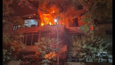 A hosiery unit on Tibba road engulfed in flames in Ludhiana on Friday. (Hindustan Times) A hosiery unit on Tibba road engulfed in flames in Ludhiana on Friday. (Hindustan Times)