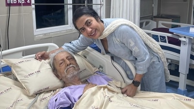 Suhasini Hasan with her father Charuhasan. Suhasini Hasan with her father Charuhasan.