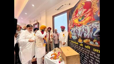 Industry and Commerce minister Tarunpreet Singh Sond during a state-level function at the Lord Vishwakarma Temple in Ludhiana on Saturday. (HT Photo)