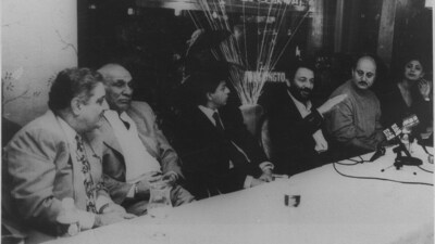 Shekhar Kapur addressing a press conference in New York along with late Yash Chopra, Shah Rukh Khan, Anupam Kher and Shilpa Shetty. 