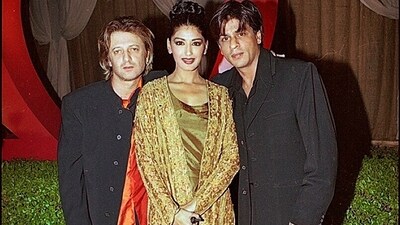 Shah Rukh Khan posed with late fashion designer Rohit Bal after a fashion show. The picture is from 1999. (Shiva)