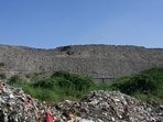 The dumping site at Singhola. (Sanchit Khanna/HT) The dumping site at Singhola. (Sanchit Khanna/HT)