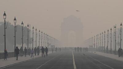 A layer of smog on a cold morning at Kartavya Path. (Arvind Yadav/HT Photo) A layer of smog on a cold morning at Kartavya Path. (Arvind Yadav/HT Photo)