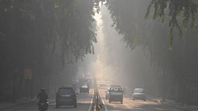 Calm winds and dipping mercury levels led to a deterioration of over 60 points over the past day. (Arvind Yadav/HT Photo) Calm winds and dipping mercury levels led to a deterioration of over 60 points over the past day. (Arvind Yadav/HT Photo)