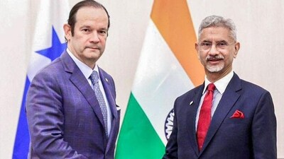 External affairs minister S Jaishankar with Panama foreign minister Javier Martínez-Acha Vásquez on the Panama National Day on Sunday. (S Jaishankar-X) External affairs minister S Jaishankar with Panama foreign minister Javier Martínez-Acha Vásquez on the Panama National Day on Sunday. (S Jaishankar-X)