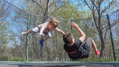 Screen time limits, fun fitness ideas every parent needs to know for child's heart health (Photo by Pixabay)