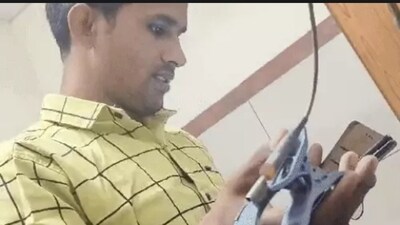The man openly admitted that he wasn't a lab technician and never performed an ECG before. (X)