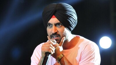 Diljit Dosanjh had a hilarious interaction with a fan during his Dil-Luminati Tour concert in Jaipur. (HT_PRINT) Diljit Dosanjh had a hilarious interaction with a fan during his Dil-Luminati Tour concert in Jaipur. (HT_PRINT)