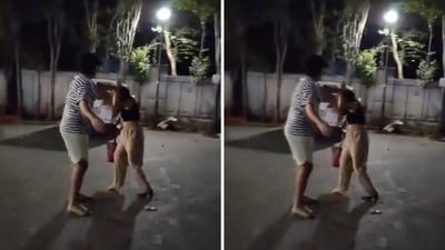 The man, whose clothes were torn, did not let go of the woman's hair and was heard verbally abusing her. (X/Rashrapathnews) The man, whose clothes were torn, did not let go of the woman's hair and was heard verbally abusing her. (X/Rashrapathnews)