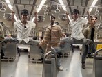 Youth’s daring twerk stunt in Mumbai Local went viral, sparking mixed reactions online.






