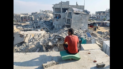 A Palestinian man sits on the rubble of a house destroyed in the Israeli military offensive, amid the Israel-Hamas conflict, in Khan Younis in the southern Gaza Strip, November 4, 2024. REUTERS/Mohammed Salem (REUTERS) A Palestinian man sits on the rubble of a house destroyed in the Israeli military offensive, amid the Israel-Hamas conflict, in Khan Younis in the southern Gaza Strip, November 4, 2024. REUTERS/Mohammed Salem (REUTERS)