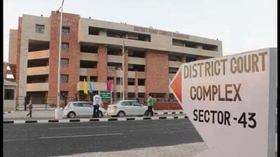 Advocates at the Chandigarh district court, who have been on strike since October 8, have suspended their agitation for 15 days, starting Tuesday, in the interest of litigants. (HT File)