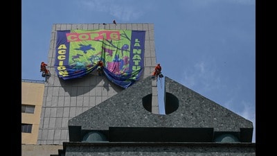 Greenpeace activists hang on a building a banner that reads “COP 16 Action for Nature” in Cali, Valle del Cauca department, Colombia, on October 18, 2024. The 2024 United Nations Biodiversity Conference of the Parties to the UN Convention on Biological Diversity (COP16) will be held in Cali, Colombia, from October 21 to November 1, 2024. (Photo by JOAQUIN SARMIENTO / AFP) (AFP) Greenpeace activists hang on a building a banner that reads “COP 16 Action for Nature” in Cali, Valle del Cauca department, Colombia, on October 18, 2024. The 2024 United Nations Biodiversity Conference of the Parties to the UN Convention on Biological Diversity (COP16) will be held in Cali, Colombia, from October 21 to November 1, 2024. (Photo by JOAQUIN SARMIENTO / AFP) (AFP)