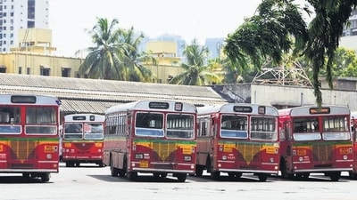 While BMC employees received Diwali bonuses of ₹29,000 before the enforcement of the model code of conduct on October 15, more than 25,000 employees of BEST have yet to receive any bonus.. (Photo by Bhushan Koyande/ HT) (HT PHOTO) While BMC employees received Diwali bonuses of ₹29,000 before the enforcement of the model code of conduct on October 15, more than 25,000 employees of BEST have yet to receive any bonus.. (Photo by Bhushan Koyande/ HT) (HT PHOTO)