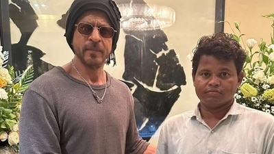 Shah Rukh Khan met a fan from Jharkhand who waiting 95 days for him.
