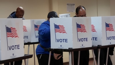 Voters cast their votes during early voting in the U.S. presidential election at a polling station in Detroit, Michigan, U.S. November 3, 2024.  REUTERS/Rebecca Cook (REUTERS)