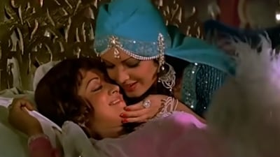 Hema Malini and Parveen Babi in Razia Sultan Hema Malini and Parveen Babi in Razia Sultan