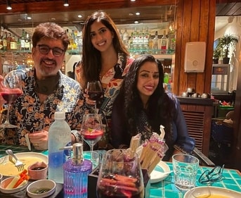 The picture in question posted by Esha on her Instagram account earlier The picture in question posted by Esha on her Instagram account earlier