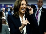 Democratic presidential nominee U.S. Vice President Kamala Harris calls voters in a last-minute campaign push at the Democratic National Committee (DNC) headquarters during the 2024 U.S. presidential election on Election Day in Washington, U.S., November 5, 2024. REUTERS/Evelyn Hockstein     TPX IMAGES OF THE DAY