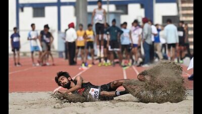 Athletes in action during 1,500 metre race in state-level Khedan Watan Punjab Diyan at Guru Nanak Stadium in Ludhiana on Tuesday. (Gurpreet Singh/Hindustan Times) Athletes in action during 1,500 metre race in state-level Khedan Watan Punjab Diyan at Guru Nanak Stadium in Ludhiana on Tuesday. (Gurpreet Singh/Hindustan Times)