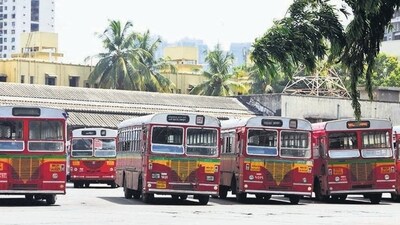The flash strike by BEST staff at Magathane depot on Sunday over non-payment of Diwali bonus this year has brought good news for all the 26,000 odd BEST employees. (Photo by Bhushan Koyande/ HT) (HT PHOTO)