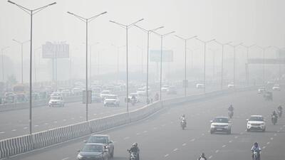 Smog seen engulfed early on Tuesday near Akshardham. (Sanchit Khanna/HT) Smog seen engulfed early on Tuesday near Akshardham. (Sanchit Khanna/HT)