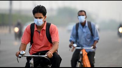 The pollution levels have increased since Saturday as wind speeds dropped. (HT PHOTO) The pollution levels have increased since Saturday as wind speeds dropped. (HT PHOTO)