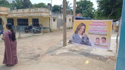 A banner has been put up in the Thulasendrapuram village, Tamil Nadu with a picture of Kamala Harris, congratulating her and wishing her for a win in Tamil. (HT Photo) A banner has been put up in the Thulasendrapuram village, Tamil Nadu with a picture of Kamala Harris, congratulating her and wishing her for a win in Tamil. (HT Photo)