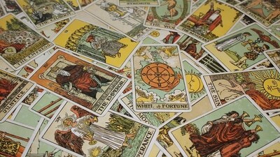 Read about your daily tarot prediction for November 5, 2024. (Pixabay)