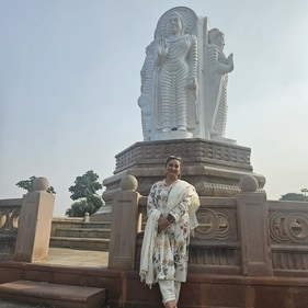 Divya Dutta at Marine Drive near Gomti Riverfront in Lucknow. Divya Dutta at Marine Drive near Gomti Riverfront in Lucknow.