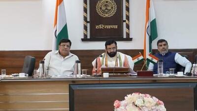 Haryana CM Saini at the meeting with senior GMDA officials on Tuesday. (HT Photo)