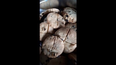 In sixteenth-century England, the offerings of the first fruits of the year’s harvest were called soul-cakes. (Wikimedia Commons/ HT) In sixteenth-century England, the offerings of the first fruits of the year’s harvest were called soul-cakes. (Wikimedia Commons/ HT)